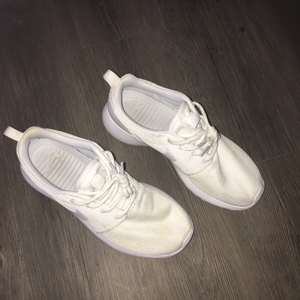 White Nike Roshes